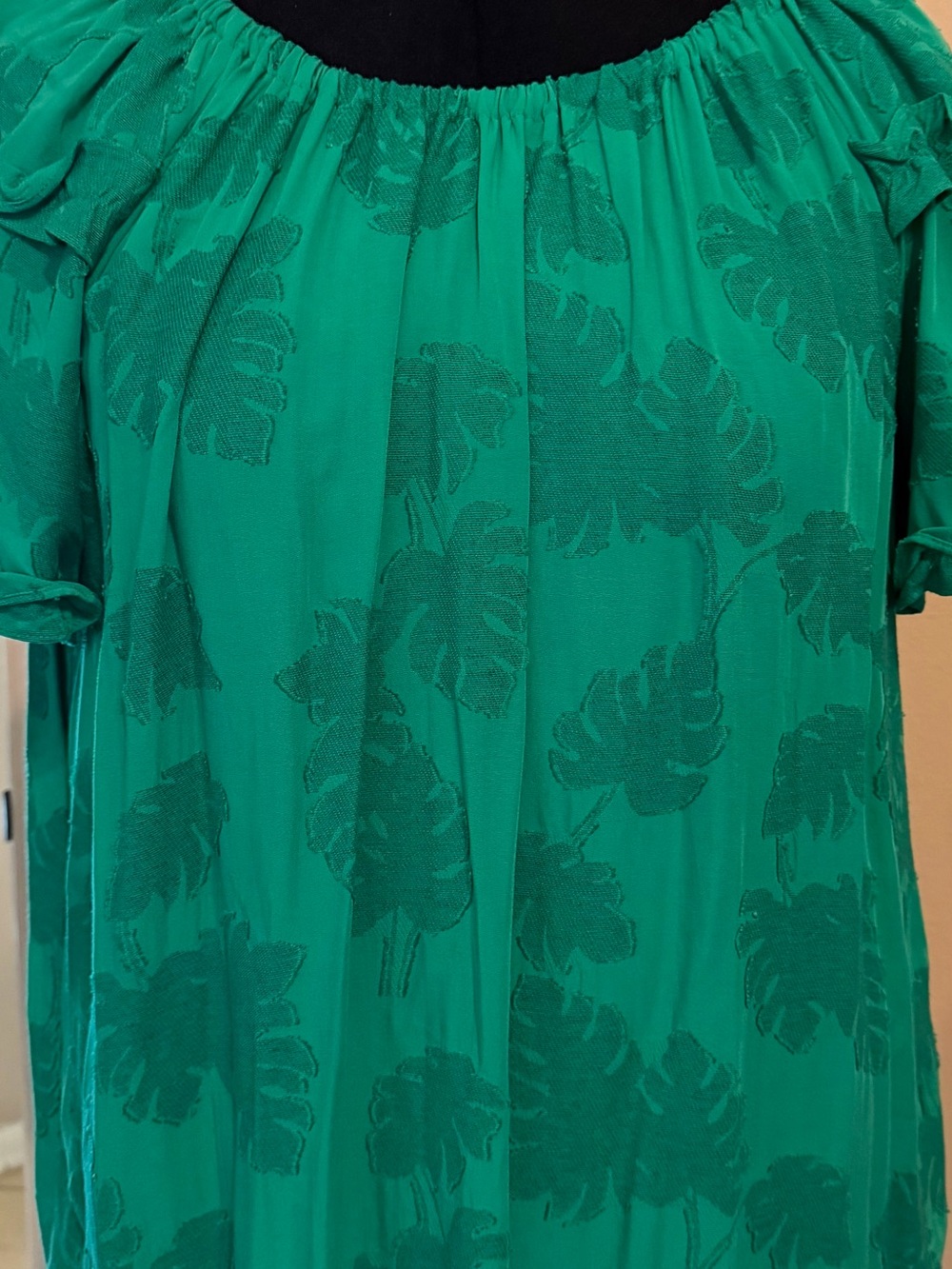 Emerald Green Off-Shoulder Blouse with Leaf Jacquard